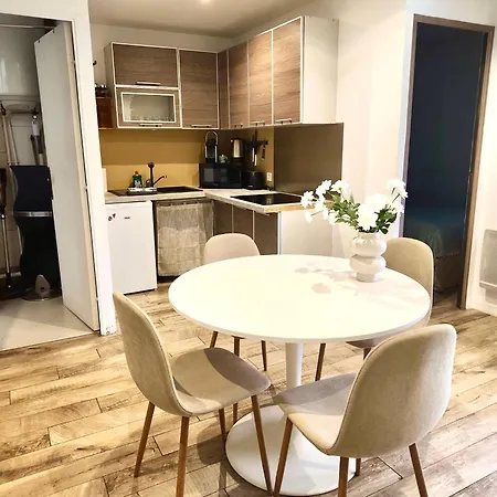 - Terrasse, Clim & Parking Apartmán